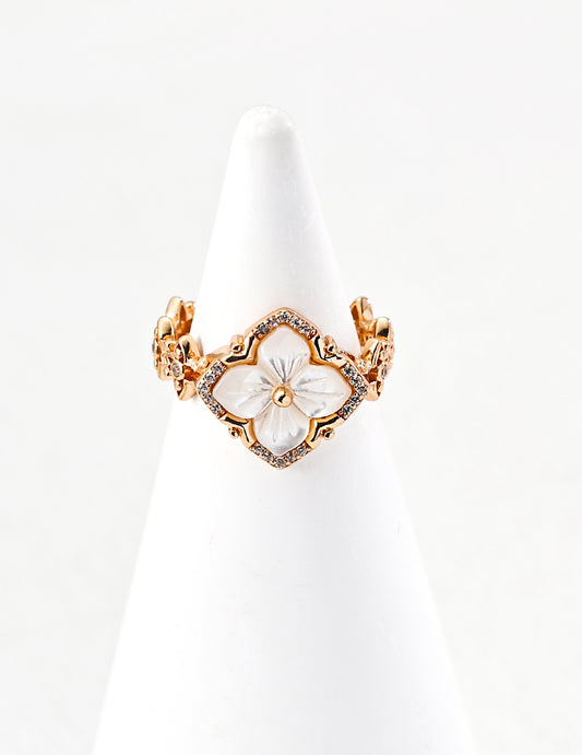 Vintage Clover Mother of Pearl Open Ring