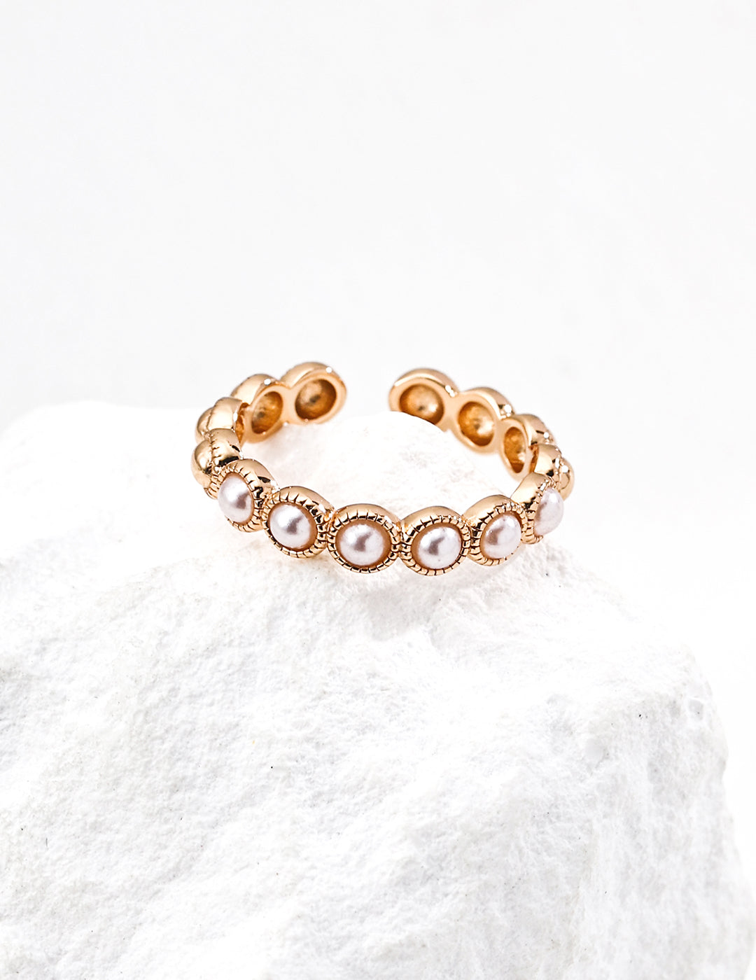 Elara Pearl Band Ring