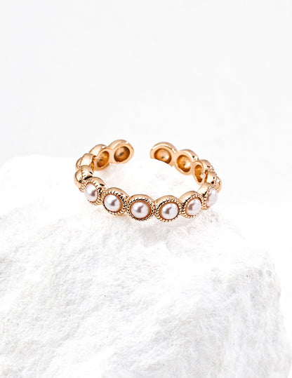 Elara Pearl Band Ring
