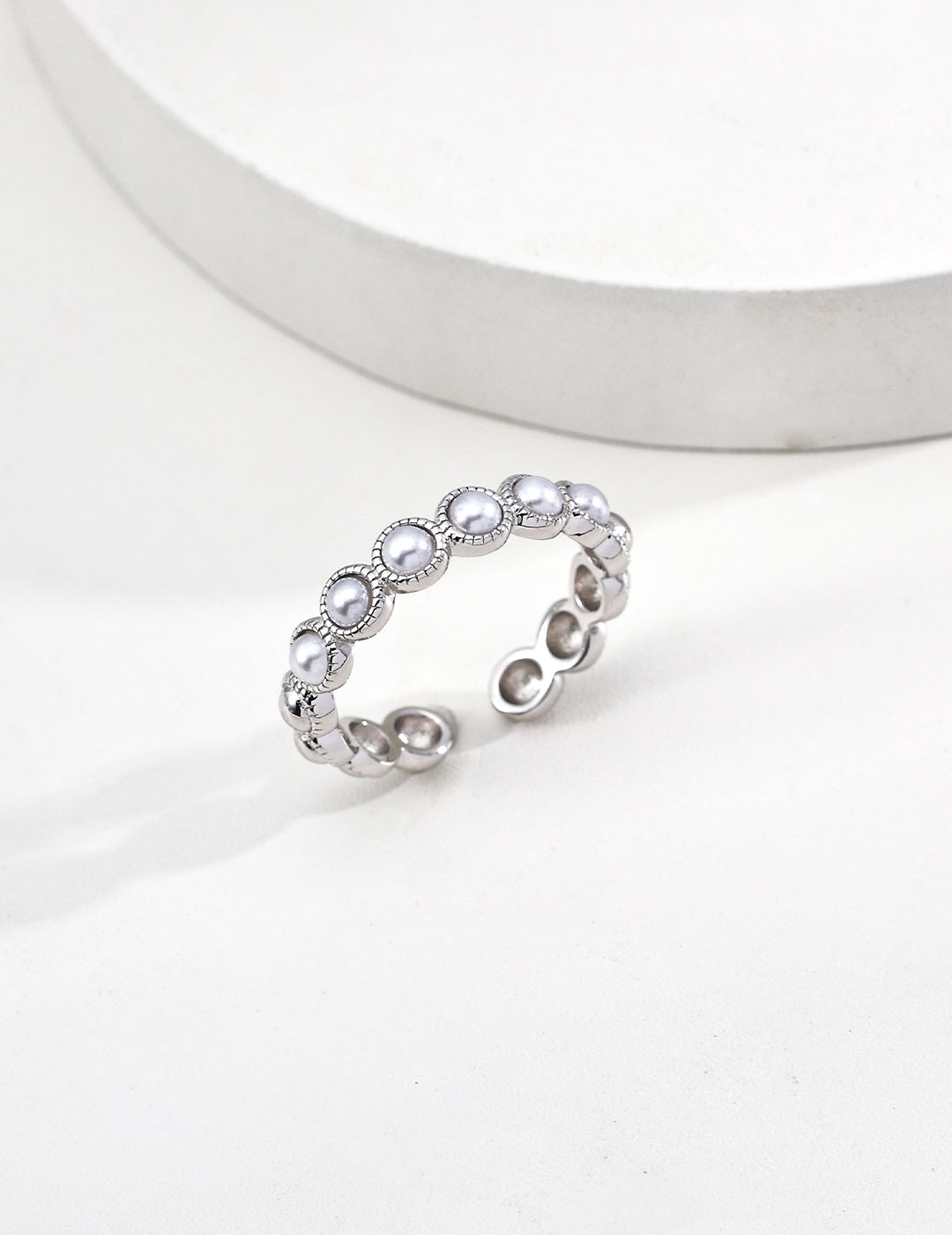 Elara Pearl Band Ring