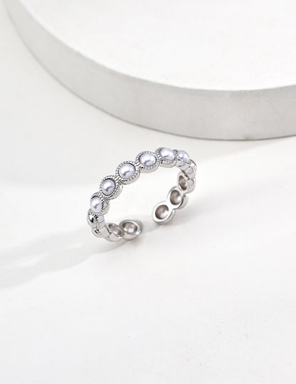 Elara Pearl Band Ring