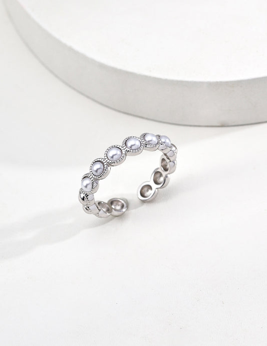 Elara Pearl Band Ring