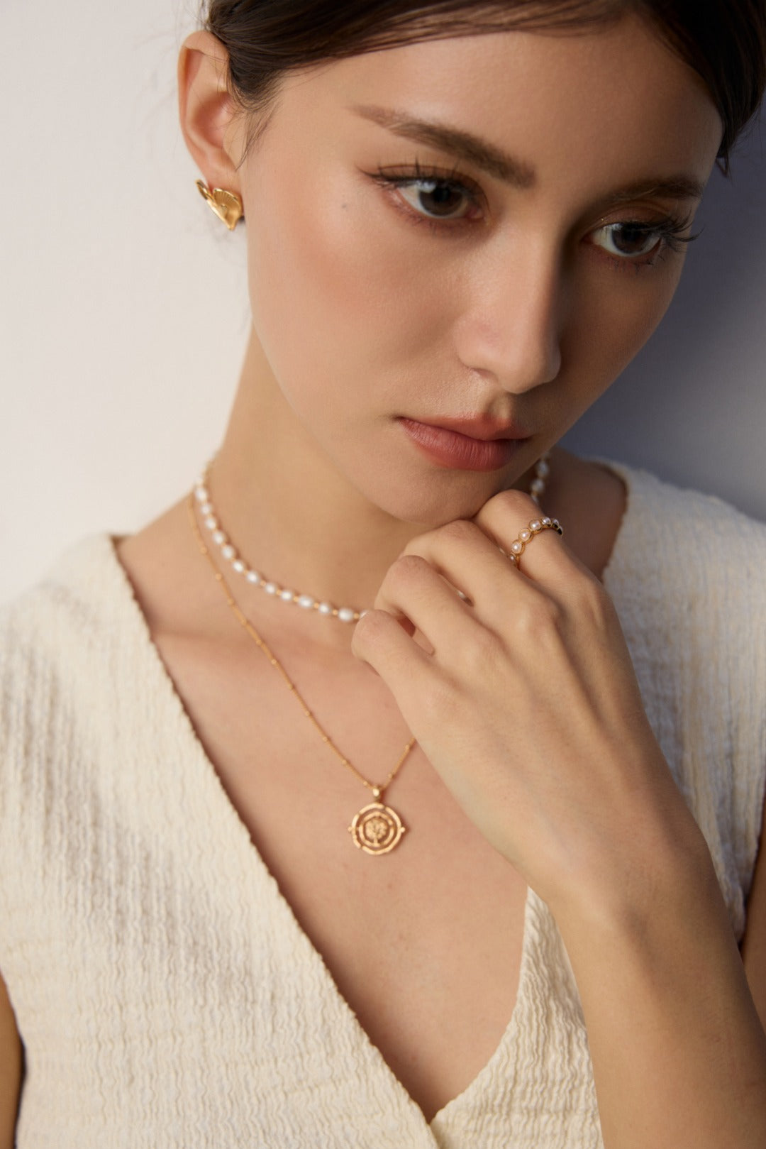 Elara Pearl Band Ring