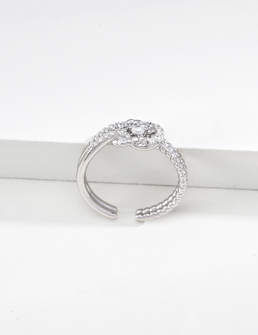 Pavé Knot Ring
