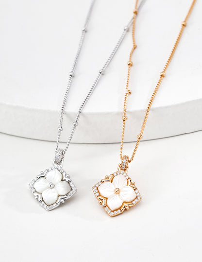 Vintage Clover Mother of Pearl Necklace