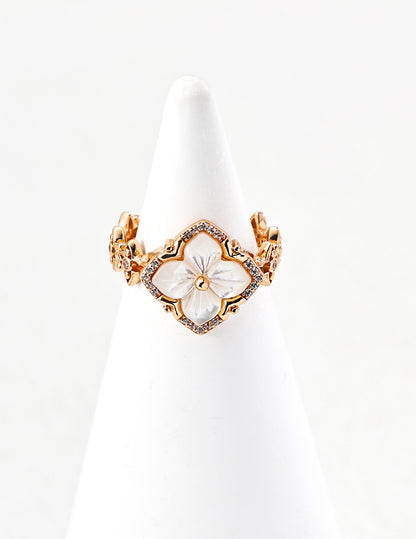 Vintage Clover Mother of Pearl Open Ring