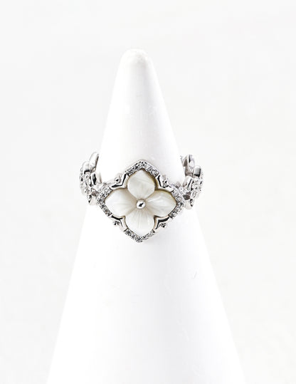 Vintage Clover Mother of Pearl Open Ring