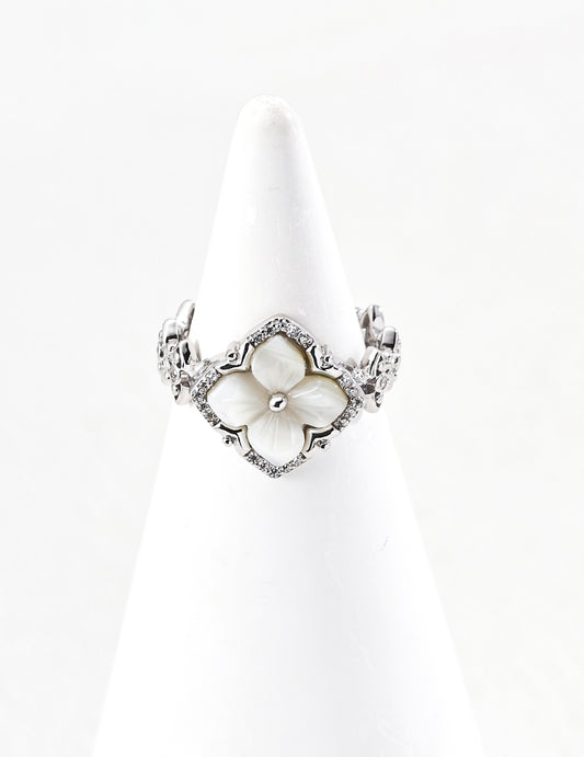 Vintage Clover Mother of Pearl Open Ring